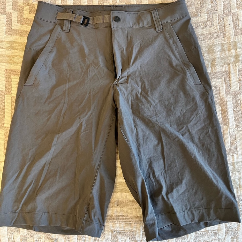 Black diamond men’s shorts
